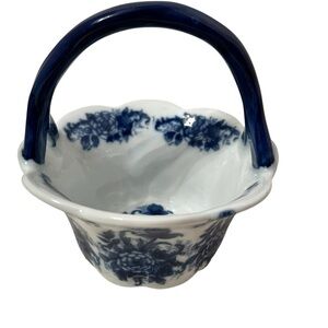Blue and White  Floral 6” Porcelain Basket